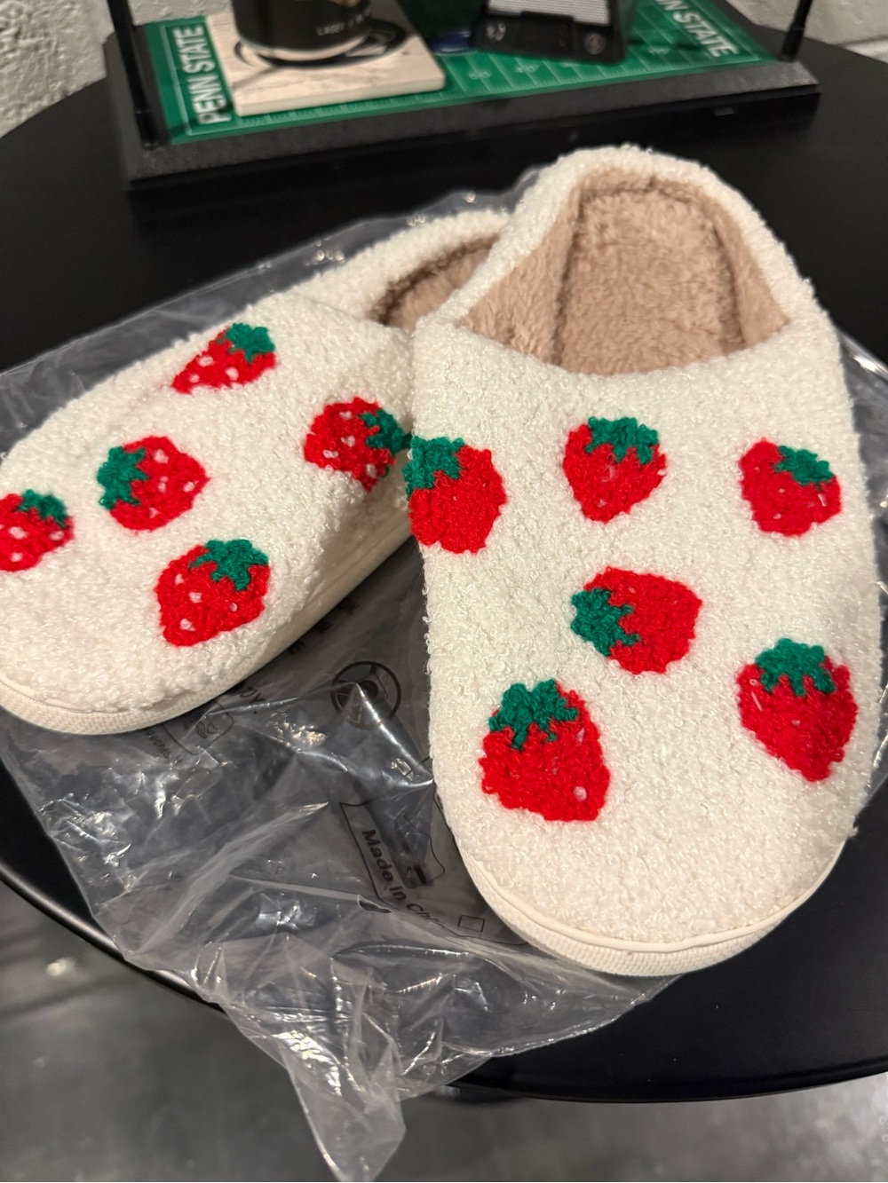 Cozy Women's Strawberry Slip-On Slippers - Cream/Red